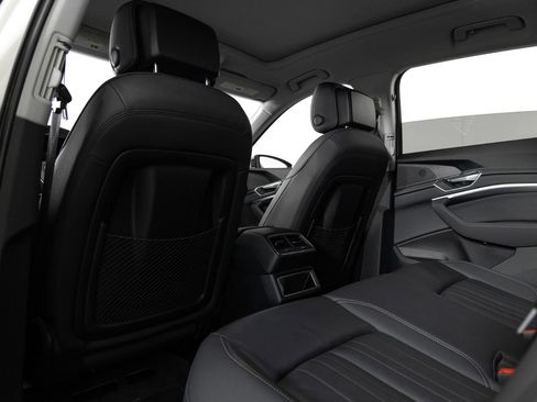 Used 2021 Audi e-tron Premium w/ Convenience Plus Package image 17