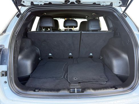 Used 2023 Jeep Compass Limited image 17