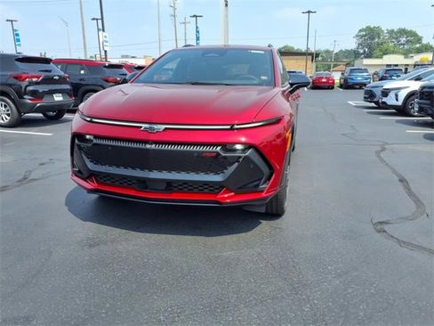 New 2025 Chevrolet Equinox EV RS image 7