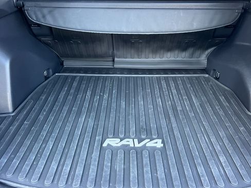 Used 2025 Toyota RAV4 XLE FWD image 16