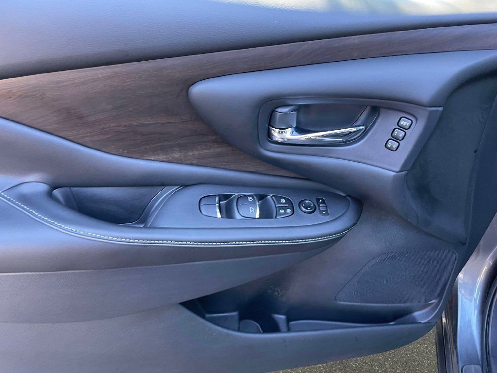 Used 2020 Nissan Murano Platinum FWD image 18