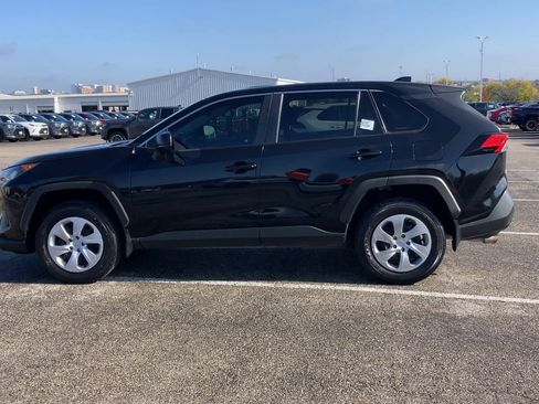 Certified 2022 Toyota RAV4 LE image 5