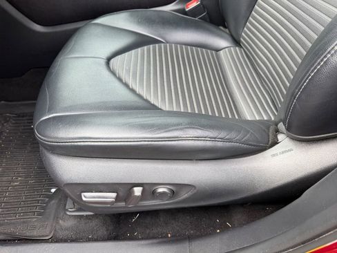 Used 2022 Toyota Highlander XSE w/ Protection Package #3 (TMS) AWD/4WD image 22