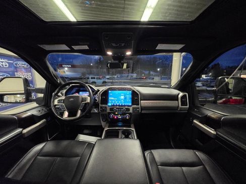 Used 2022 Ford F250 Lariat w/ Black Appearance Package image 25