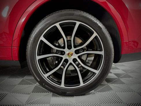 Certified 2023 Porsche Cayenne Coupe AWD/4WD image 16