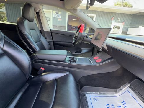 Used 2022 Tesla Model Y Performance AWD/4WD image 18