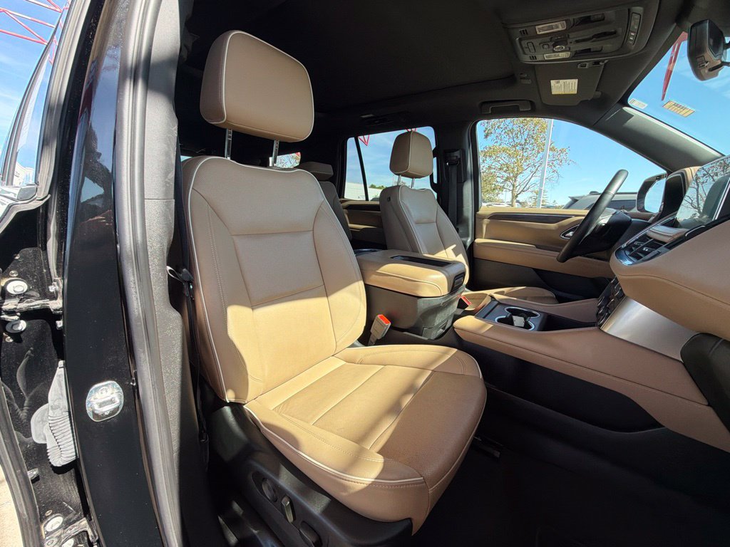 Used 2023 Chevrolet Tahoe Premier AWD/4WD image 28