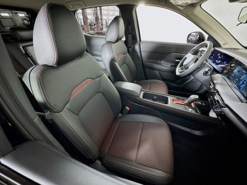 New 2026 Nissan Kicks SR AWD/4WD image 23