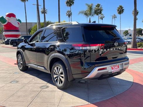 New 2025 Nissan Pathfinder SL image 5