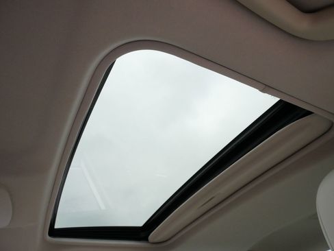 Certified 2023 Toyota Camry XLE w/ Navigation Package image 31