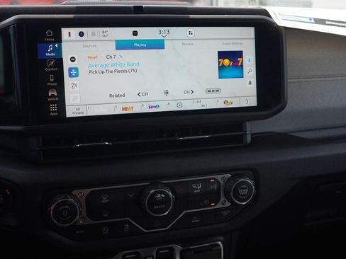 New 2025 Jeep Gladiator Sport image 46