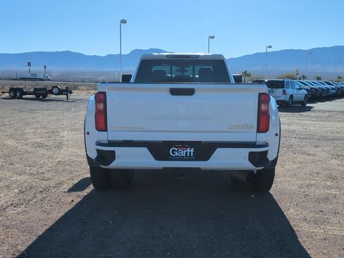 Used 2022 Chevrolet Silverado 3500 High Country w/ Safety Package II image 5