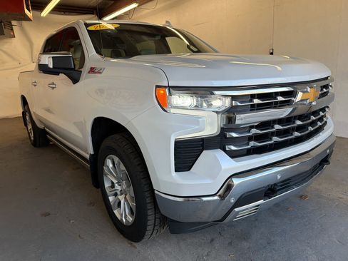 Used 2024 Chevrolet Silverado 1500 LTZ w/ LTZ Premium Package image 4