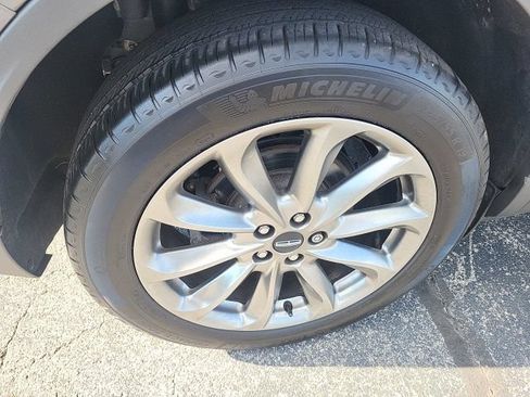 Used 2022 Lincoln Corsair AWD w/ Premium Package image 16