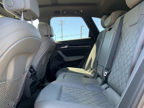 Used 2019 Audi SQ5 Premium Plus w/ Premium Plus Package AWD/4WD image 32