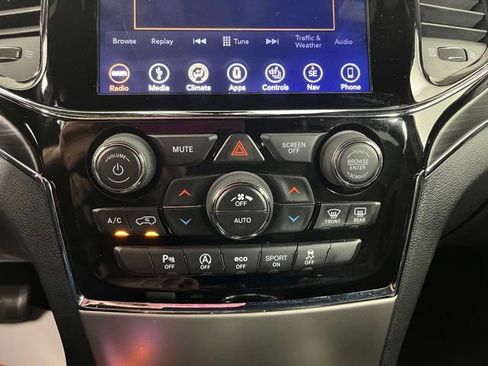 Used 2019 Jeep Grand Cherokee Limited AWD/4WD image 33