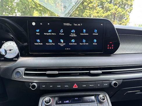 Used 2024 Hyundai Palisade Limited FWD image 17
