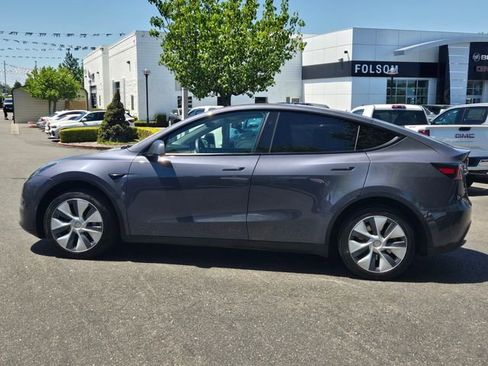 Used 2023 Tesla Model Y Long Range AWD/4WD image 7