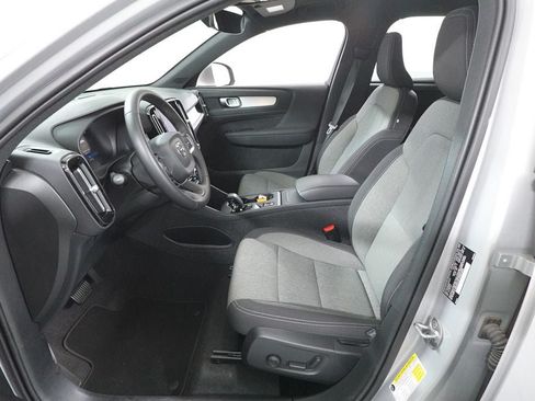 Used 2025 Volvo XC40 B5 Core AWD/4WD image 21
