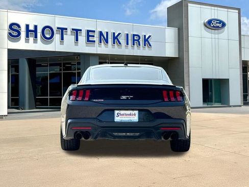 Used 2024 Ford Mustang GT Premium image 7