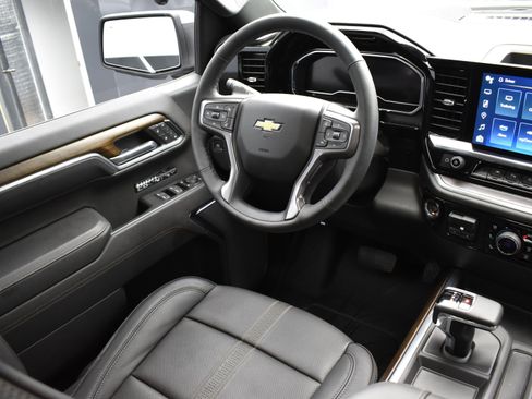 Used 2025 Chevrolet Silverado 1500 High Country image 23