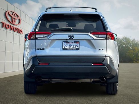 Used 2023 Toyota RAV4 XLE w/ Convenience Package FWD image 4