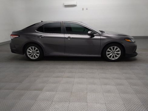 Used 2019 Toyota Camry LE FWD image 11