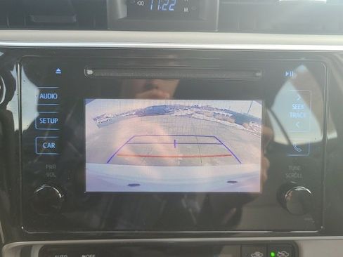 Used 2018 Toyota Corolla LE image 31