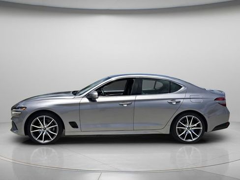 Used 2023 Genesis G70 2.0T RWD image 3