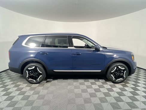 New 2025 Kia Telluride EX image 2