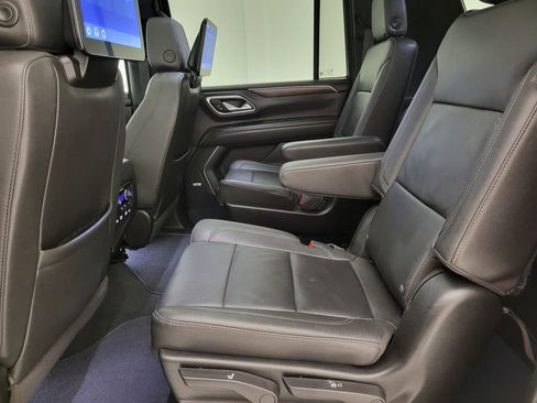 Used 2024 Chevrolet Suburban Z71 w/ Luxury Package AWD/4WD image 54