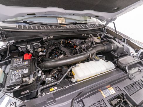 Used 2025 Ford Expedition Active AWD/4WD image 34