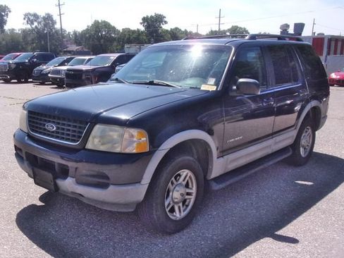 Used 2002 Ford Explorer XLT AWD/4WD image 3
