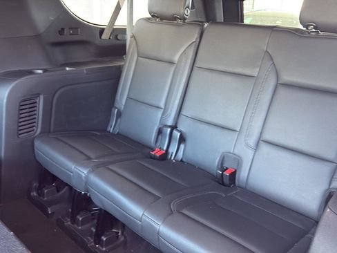 Used 2021 Chevrolet Suburban LT image 29