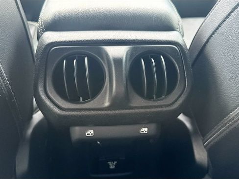Used 2022 Jeep Wrangler Unlimited Sahara w/ Safety Group AWD/4WD image 27