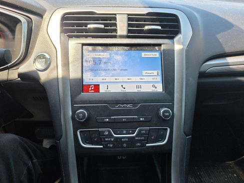 Certified 2019 Ford Fusion SE AWD/4WD image 12