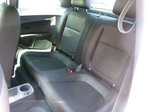 Used 2012 Volkswagen Beetle 2.5 image 10