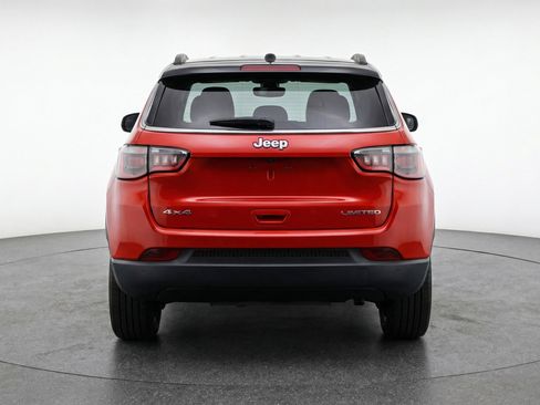 Used 2025 Jeep Compass Limited image 7