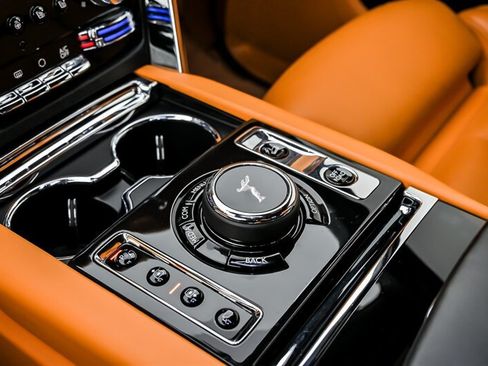 Used 2023 Rolls-Royce Cullinan AWD/4WD image 40