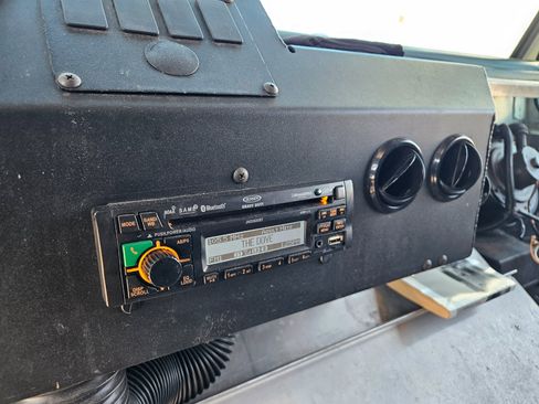 Used 2014 Ford E-450 and Econoline 450 Super Duty w/ A/C Prep Package image 11