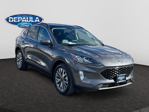 Certified 2022 Ford Escape Titanium w/ Class II Trailer Tow Package image 9