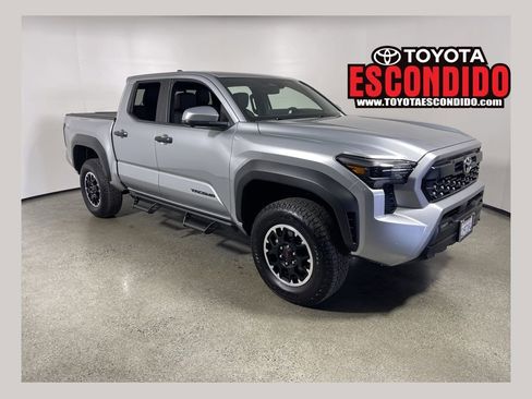 Certified 2025 Toyota Tacoma TRD Off-Road image 1