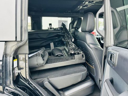 Used 2024 Ford Bronco Badlands image 32