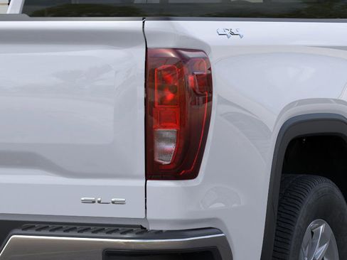 New 2026 GMC Sierra 1500 SLE image 11