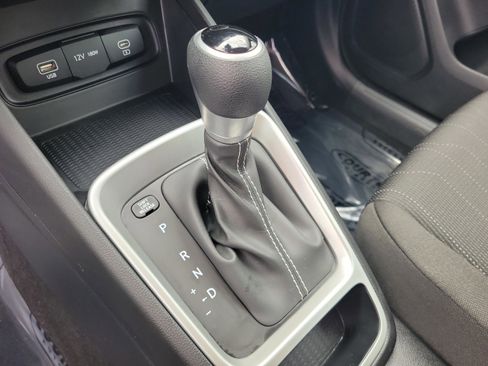 Certified 2023 Hyundai Venue SE image 29