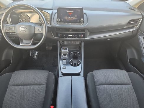 Used 2025 Nissan Rogue SV FWD image 9