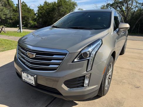 Used 2017 Cadillac XT5 Luxury w/ Driver Awareness Package FWD image 4