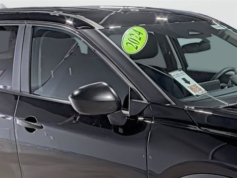 Used 2024 Nissan Rogue S AWD/4WD image 16