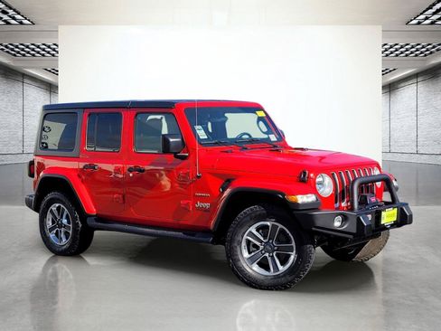 Used 2018 Jeep Wrangler Unlimited Sahara w/ Cold Weather Group AWD/4WD image 2