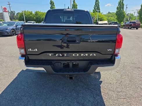 Used 2022 Toyota Tacoma SR5 AWD/4WD image 5
